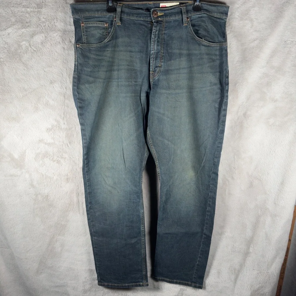 Wrangler Premium‎ Quality Athletic Fit Jeans Mens 36x30 Medium Wash 1090ATWHX